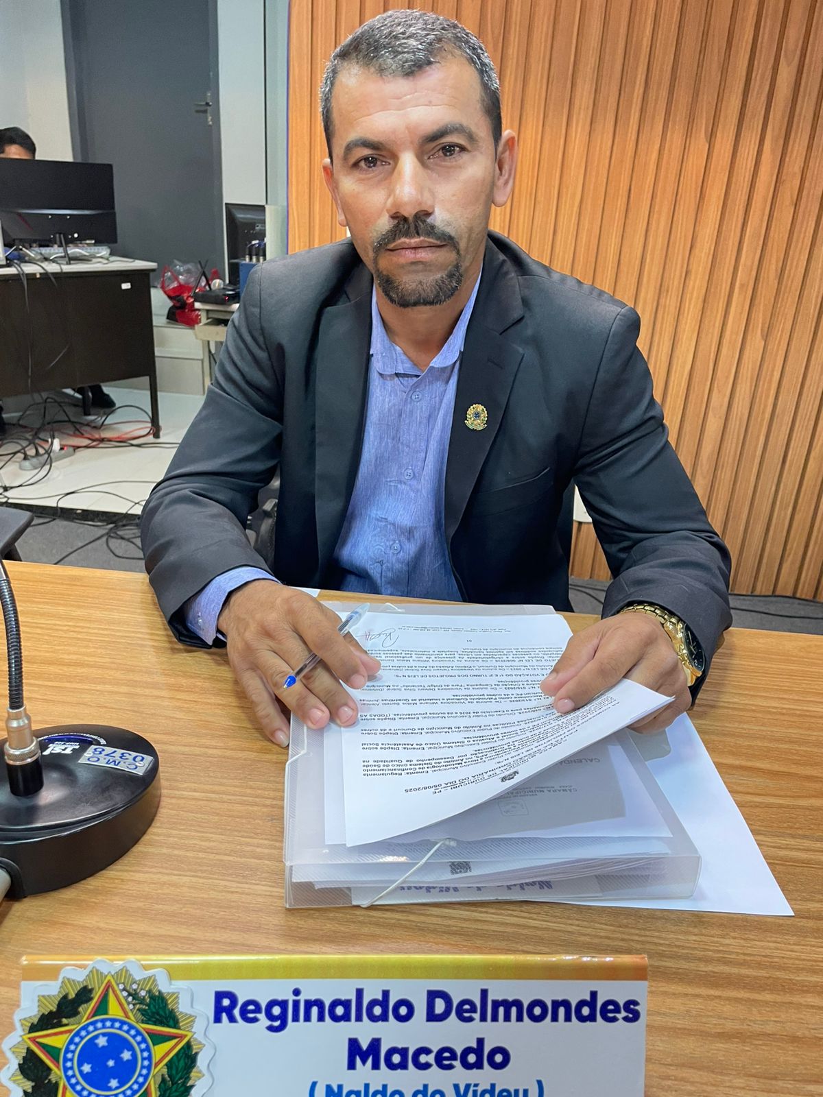 O vereador Naldo do Vidéu solicitou fazer a cobertura da para o refeitório do Ginásio Altina Maria de Almeida, bem como ampliação e reforma geral